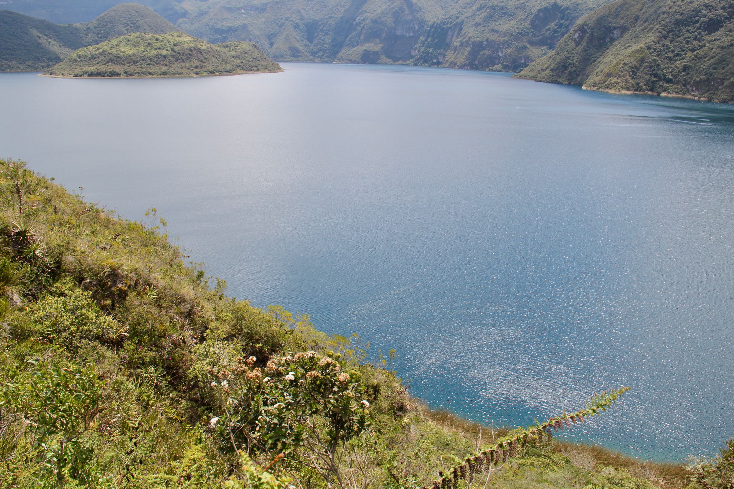 Blick auf den Kratersee Cuicocha, Ecuador