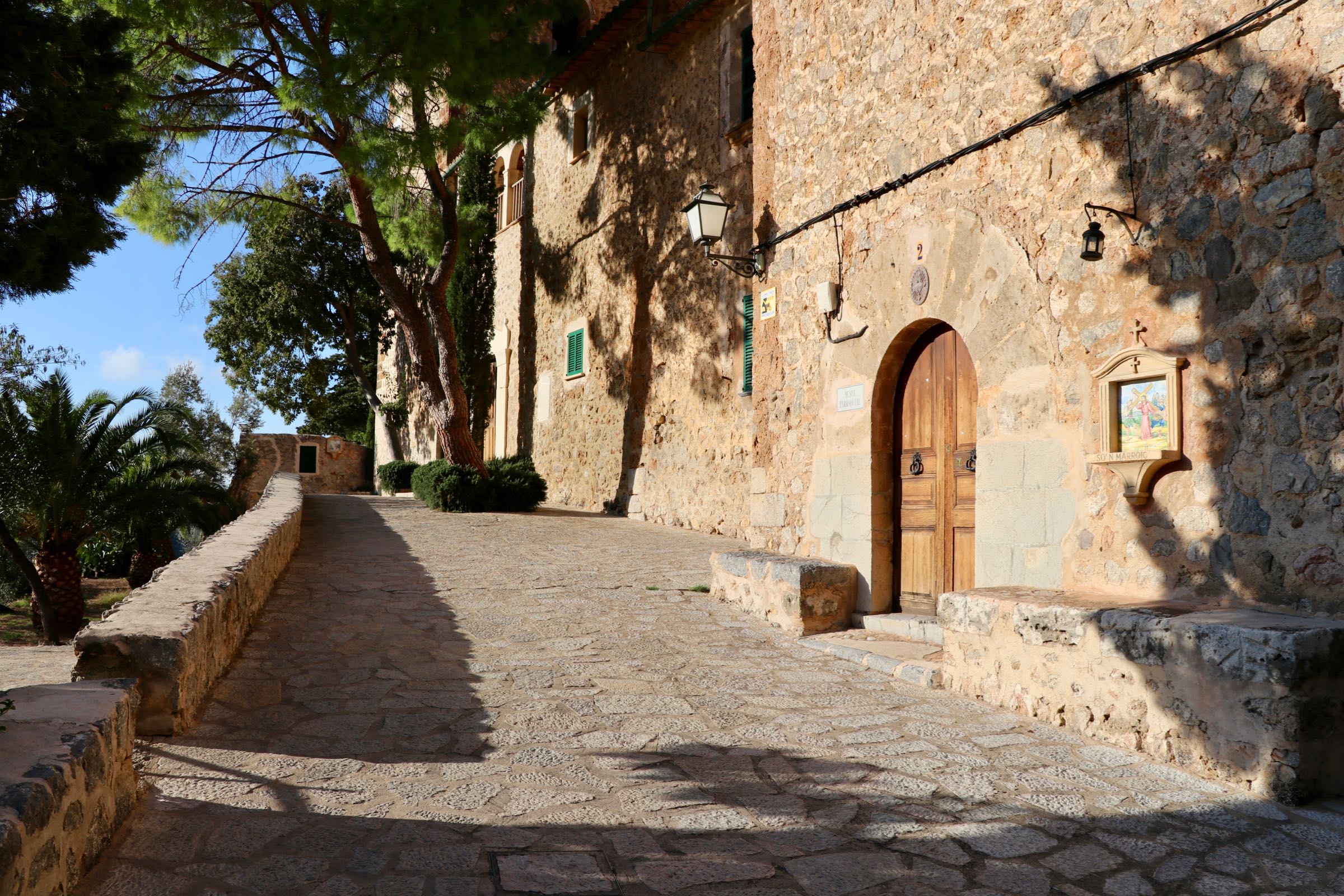Gasse in Deià, Mallorca, Spanien