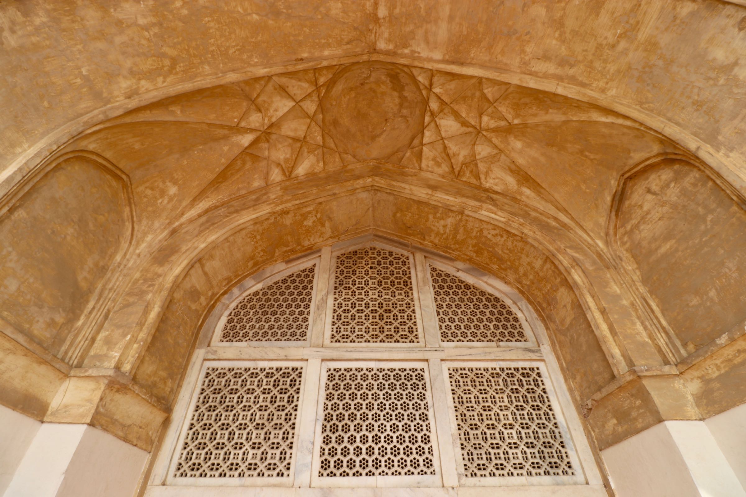 Jali am Akbar-Mausoleum, Agra, Indien