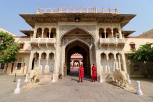 Tor im Stadtpalast von Jaipur, Indien
