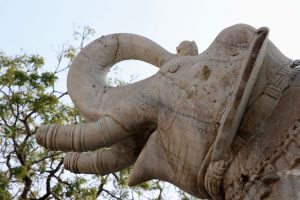 Statue an einem Hindutempel in Udaipur, Indien