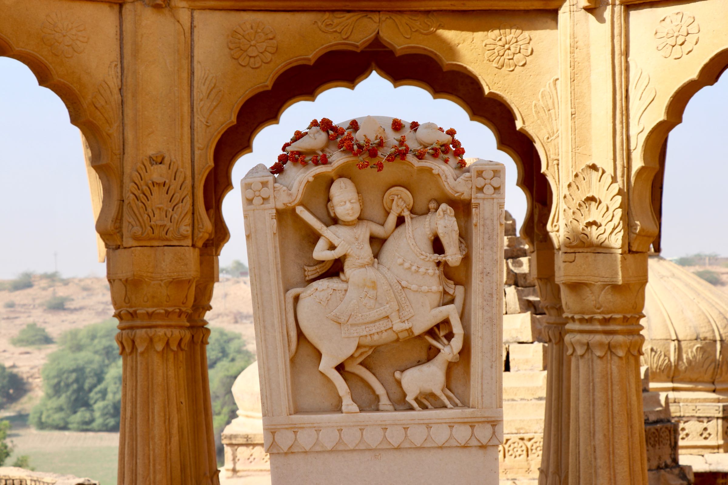 Grabplatte bei Jaisalmer, Indien