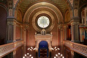 Innenraum der Spanischen Synagoge, Prag, Tschechien