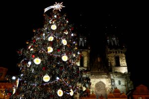 Weihnachtsbaum auf dem Altstädter Ring, Prag, Tschechien