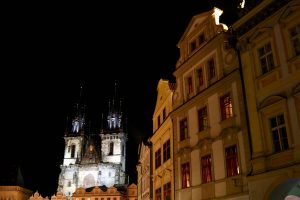 Häuser und Teynkirche am Altstädter Ring, Prag, Tschechien