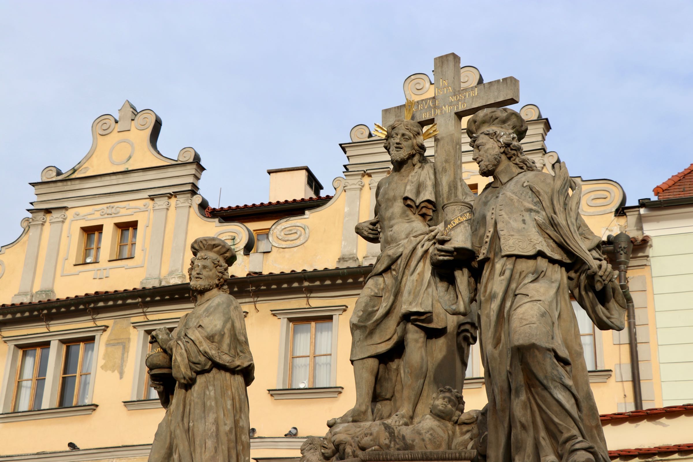 Statuen auf der Karlsbrücke, Prag, Tschechien