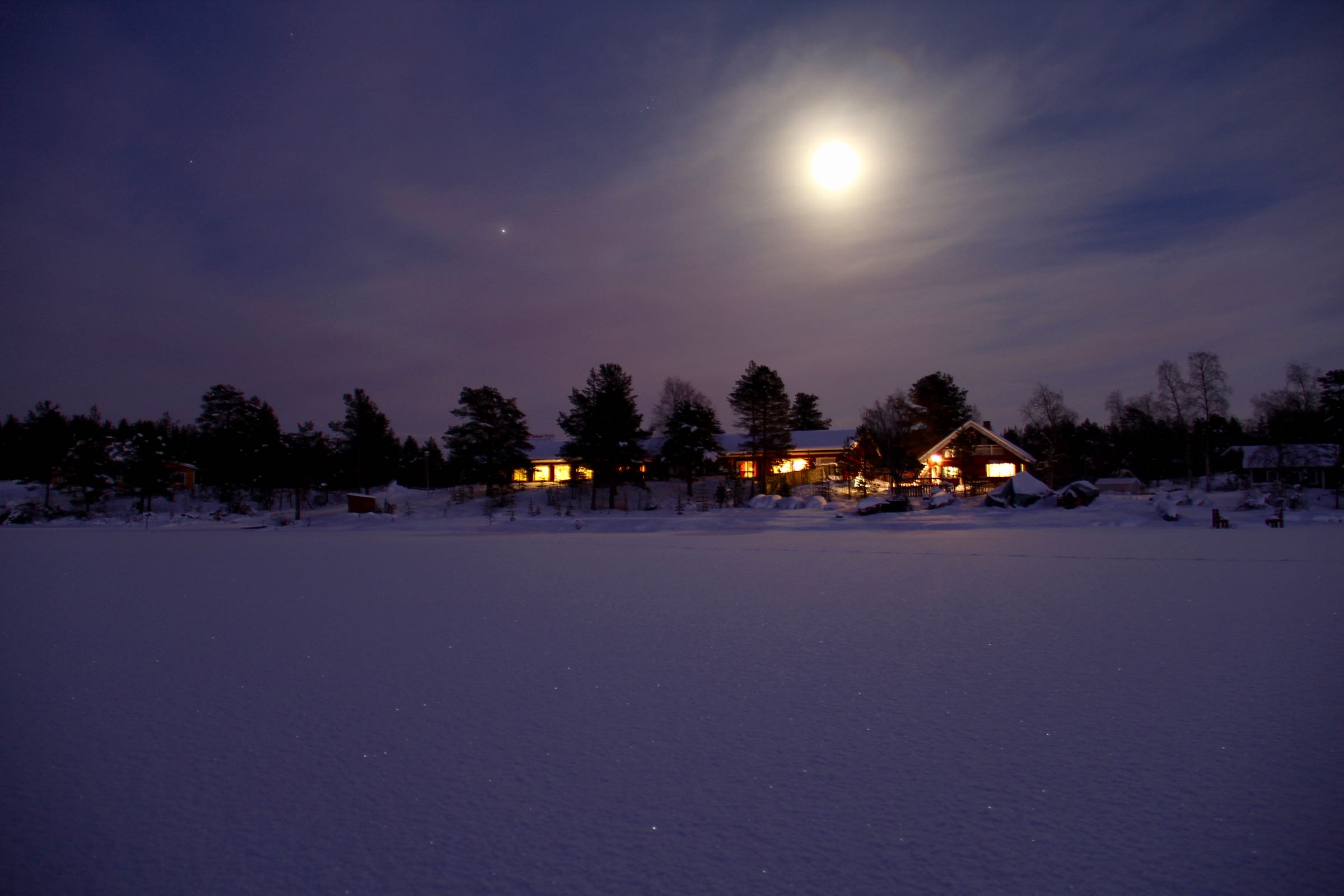 Polarnacht in Njurkulahti, Lappland, Finnland