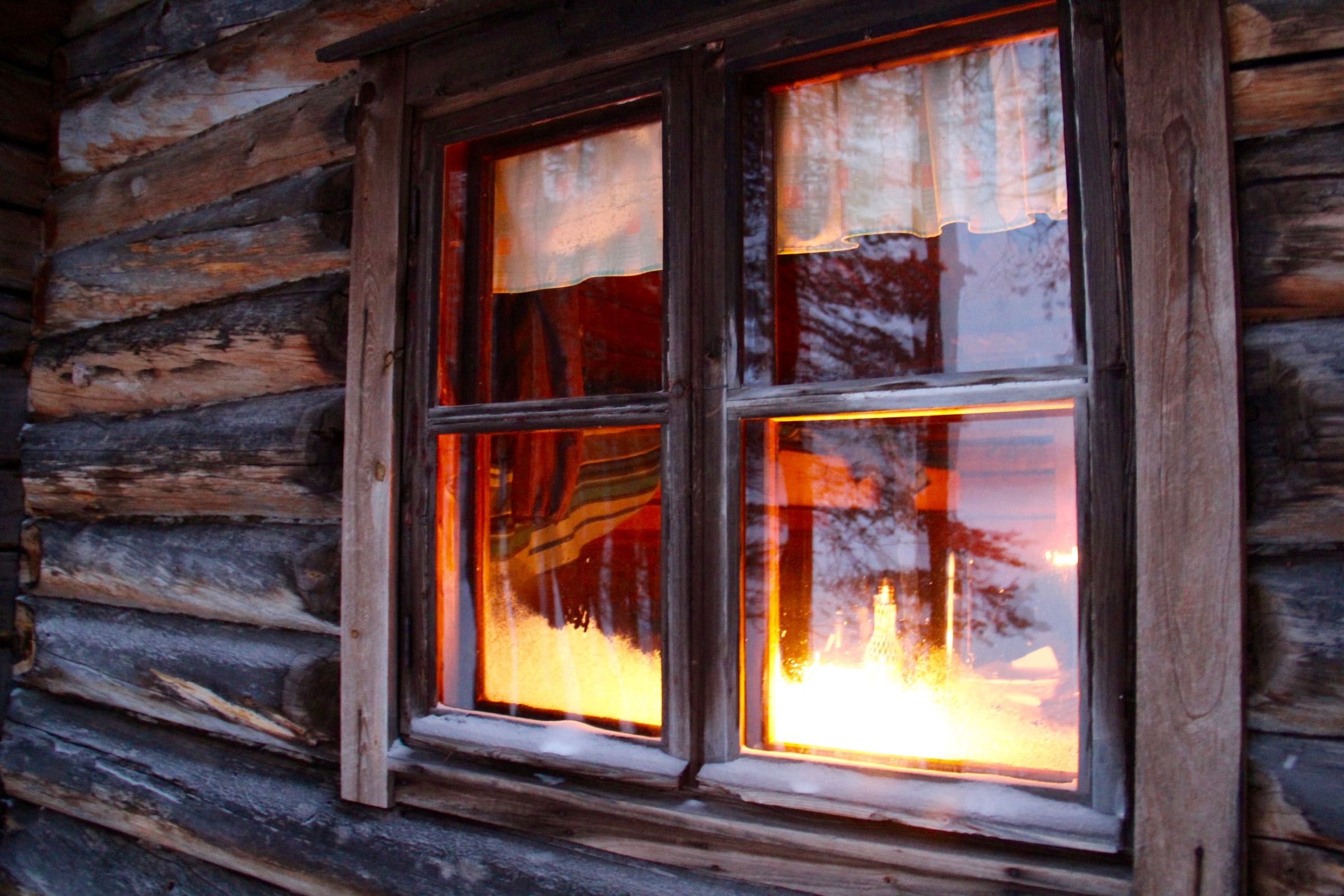Blockhütte im Lemmenjoki-Nationalpark, Lappland, Finnland