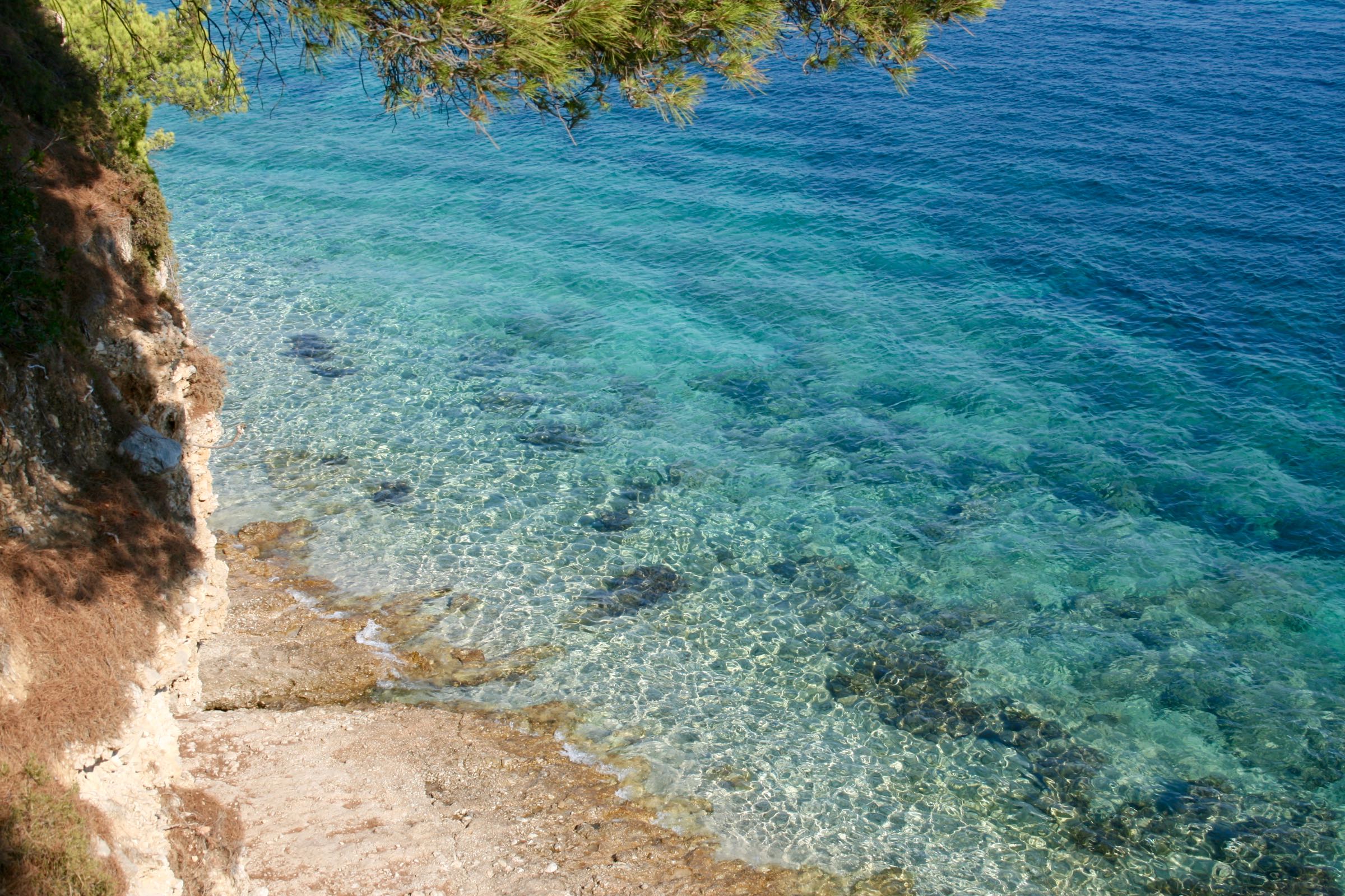 Strand auf Brač, Dalmatien, Kroatien