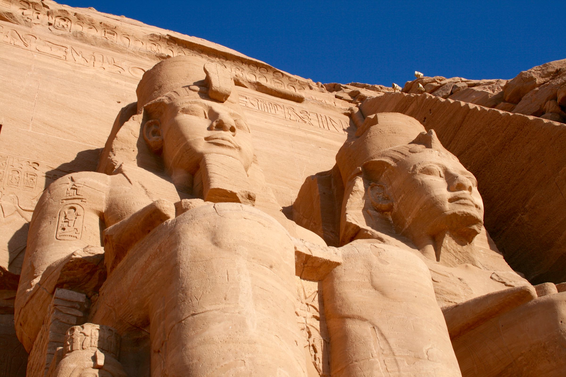 Ramses-Statuen vor dem Großen Tempel von Abu Simbel, Ägypten