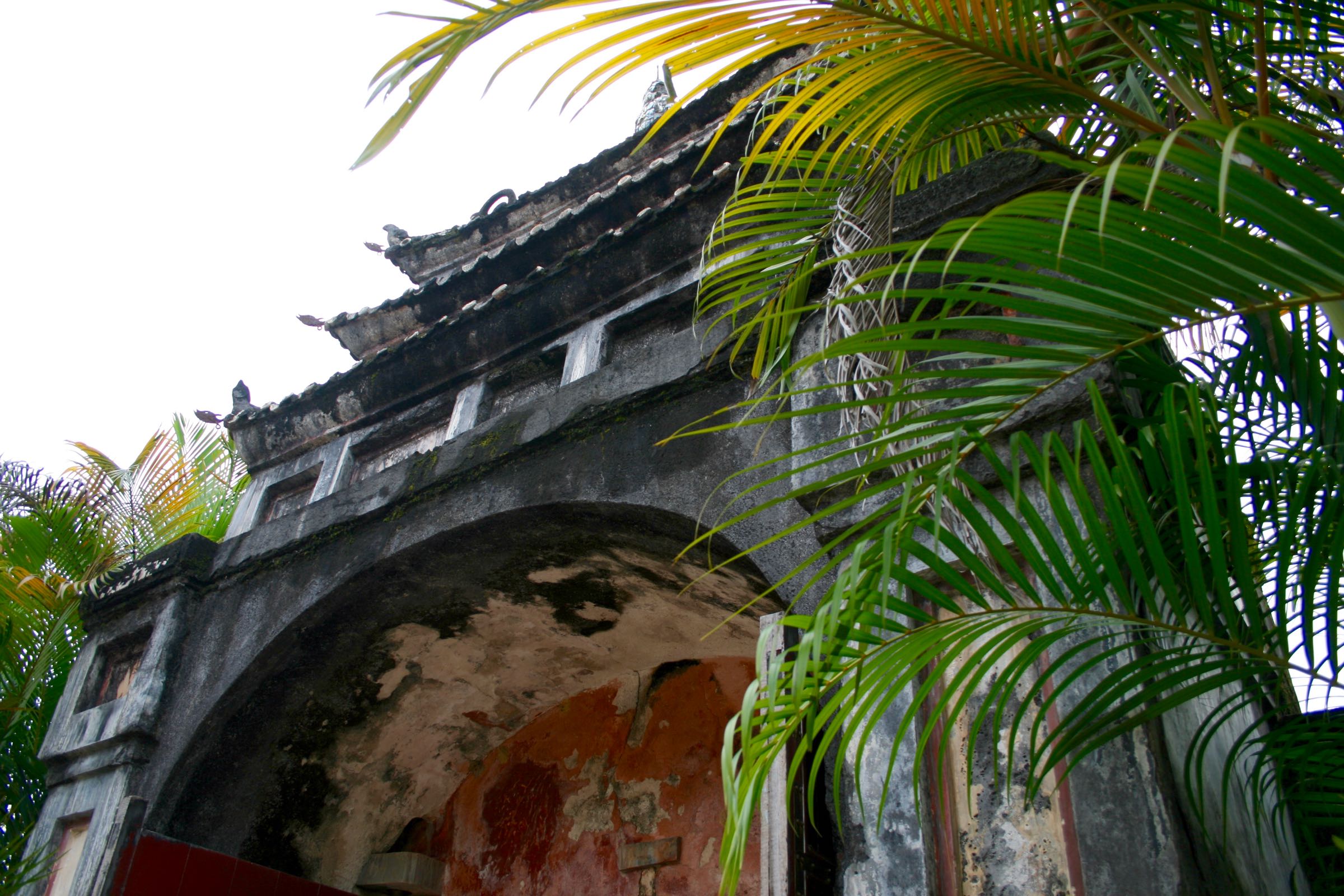 Tor im Grabmal des Nguyễn-Königs Minh Mạng, Vietnam