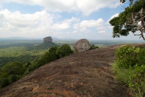 Blick vom Pidurangala auf Sigiriya, Sri Lanka