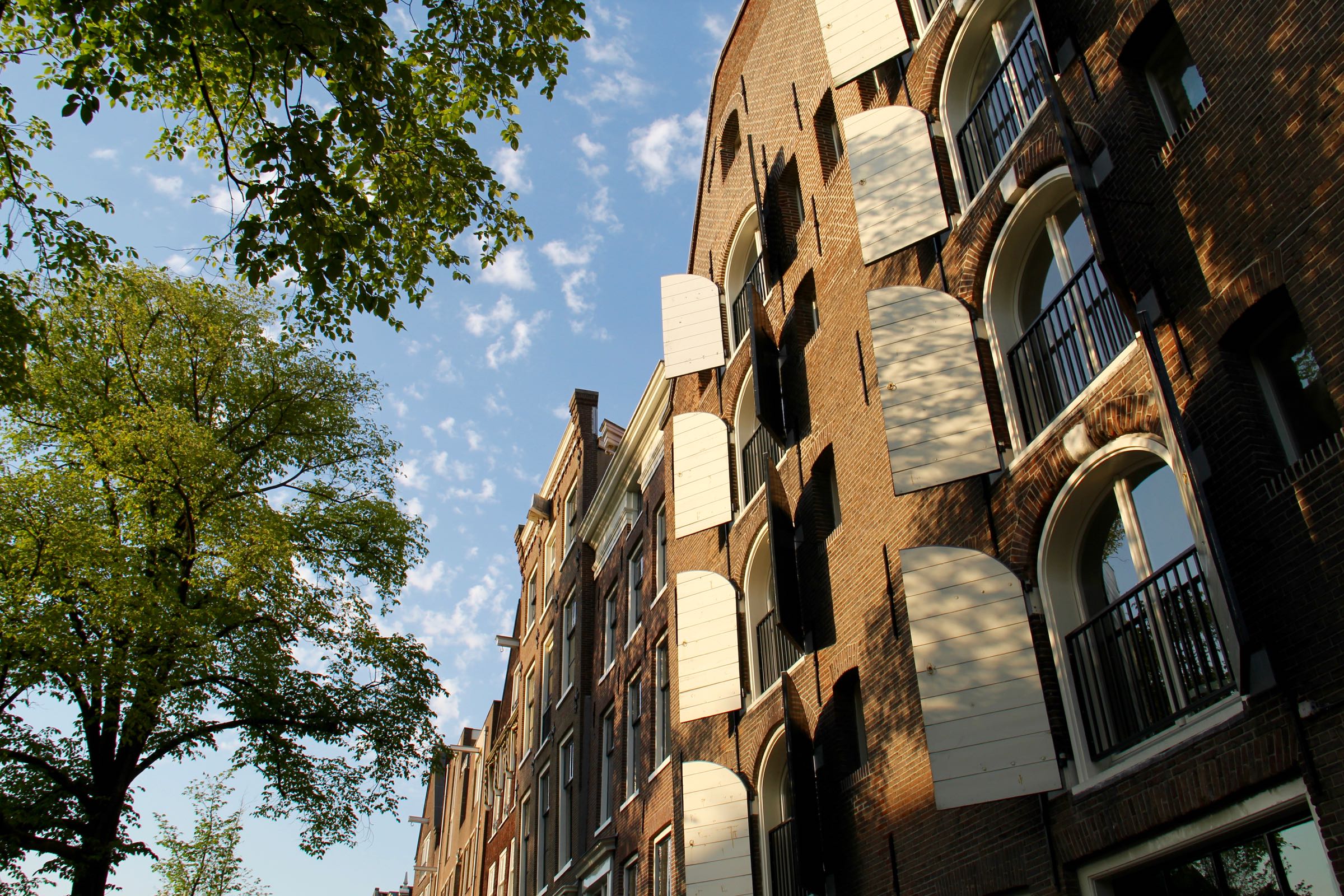 Häuserfront in Amsterdam, Nordholland, Niederlande
