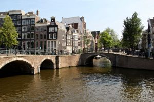 Kanal in Amsterdam, Nordholland, Niederlande