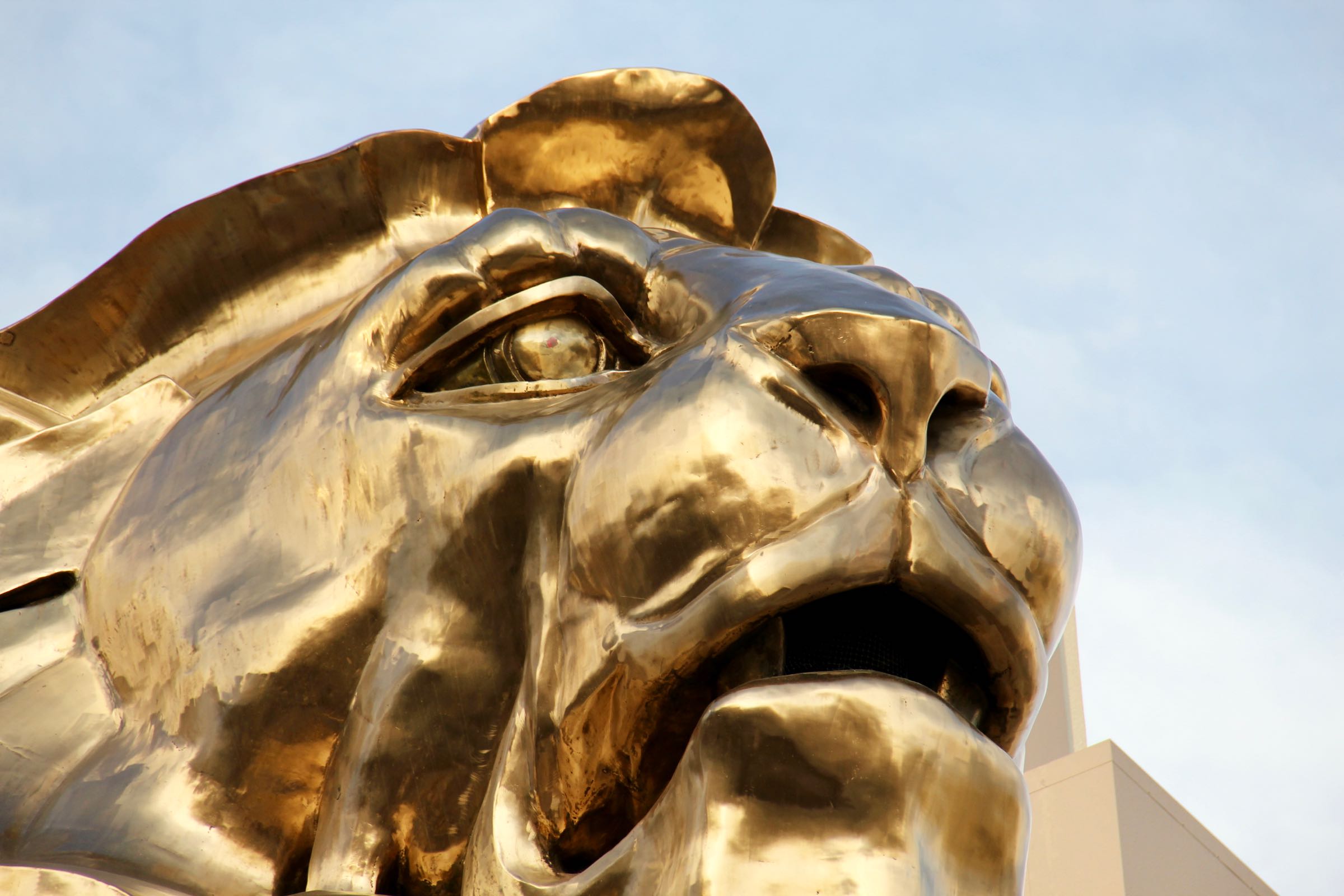 Bronzelöwe vor dem MGM Grand Hotel, Las Vegas, Nevada, USA