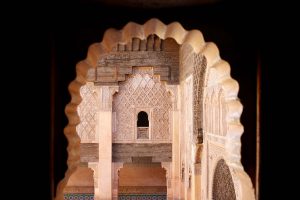 Blick in den Innenhof der Medersa Ben Youssef, Marrakesch, Marokko