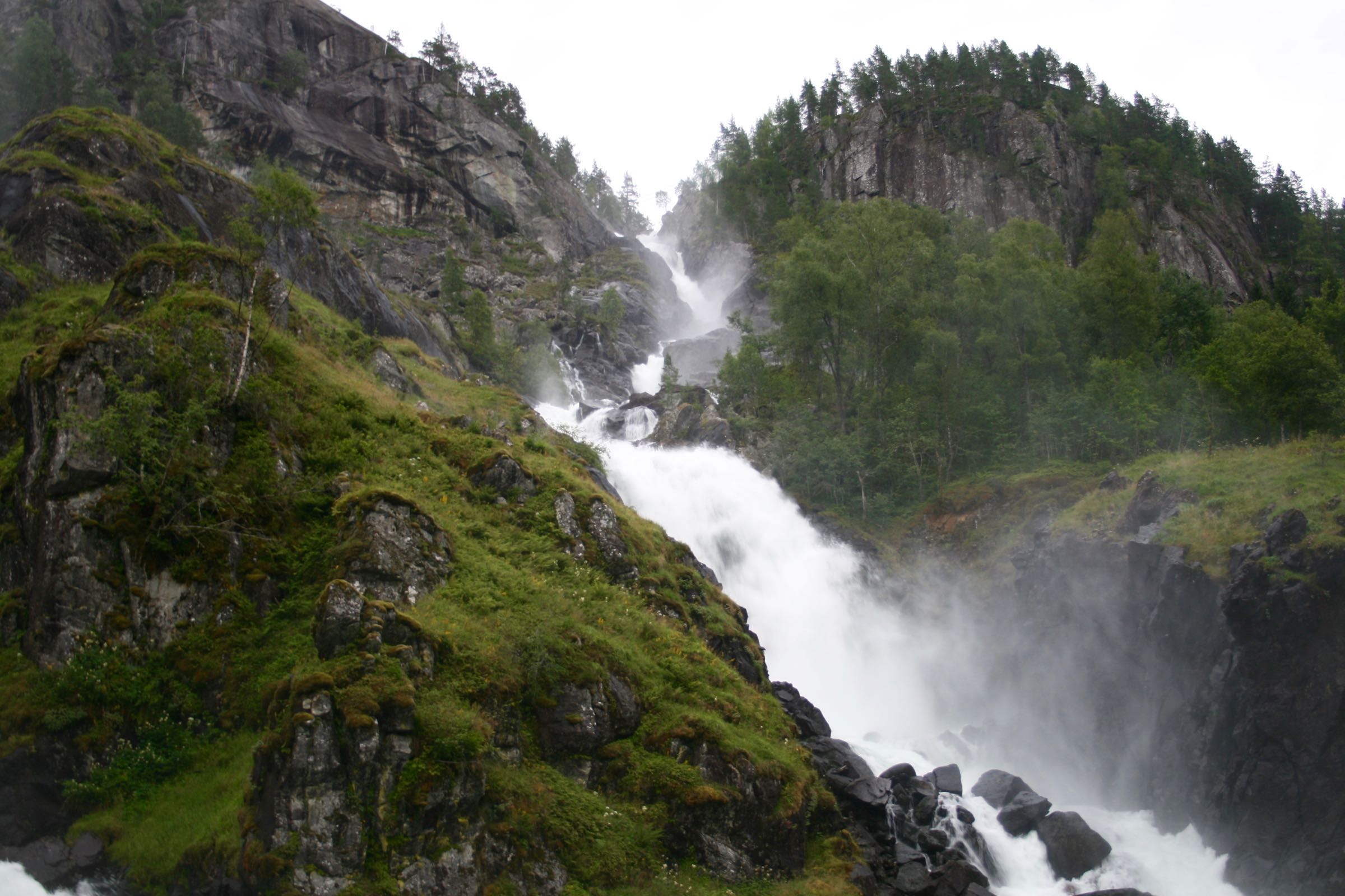 Låtefossen-Wasserfall, Hordaland, Norwegen