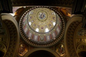 Blick in die Kuppel der St.-Stephans-Basilika, Budapest, Ungarn