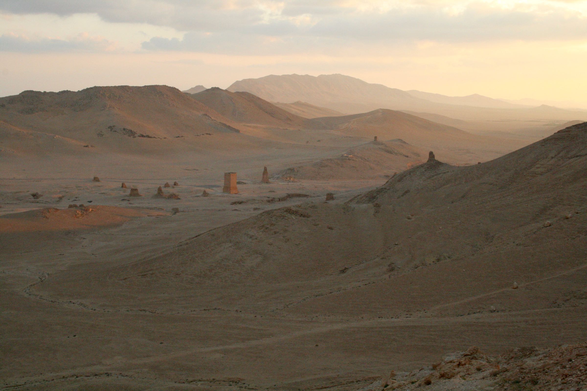 Blick auf das Tal der Gräber, Palmyra, Syrien