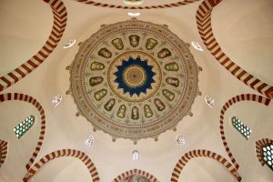 Blick in die Kuppel der Moschee des Paschas Gasi Kassim, Pécs, Ungarn