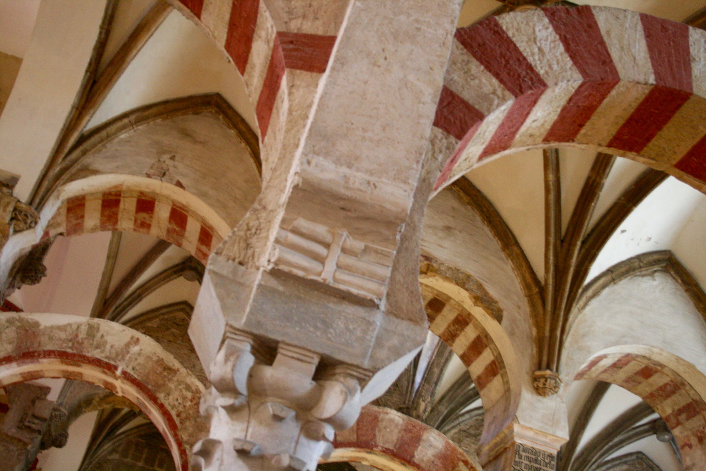 Innenraum der Mezquita-Kathedrale von Córdoba, Andalusien, Spanien