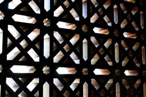 Fenster der Mezquita-Kathedrale von Córdoba, Andalusien, Spanien