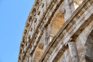 Fassade des Kolosseums, Rom, Italien