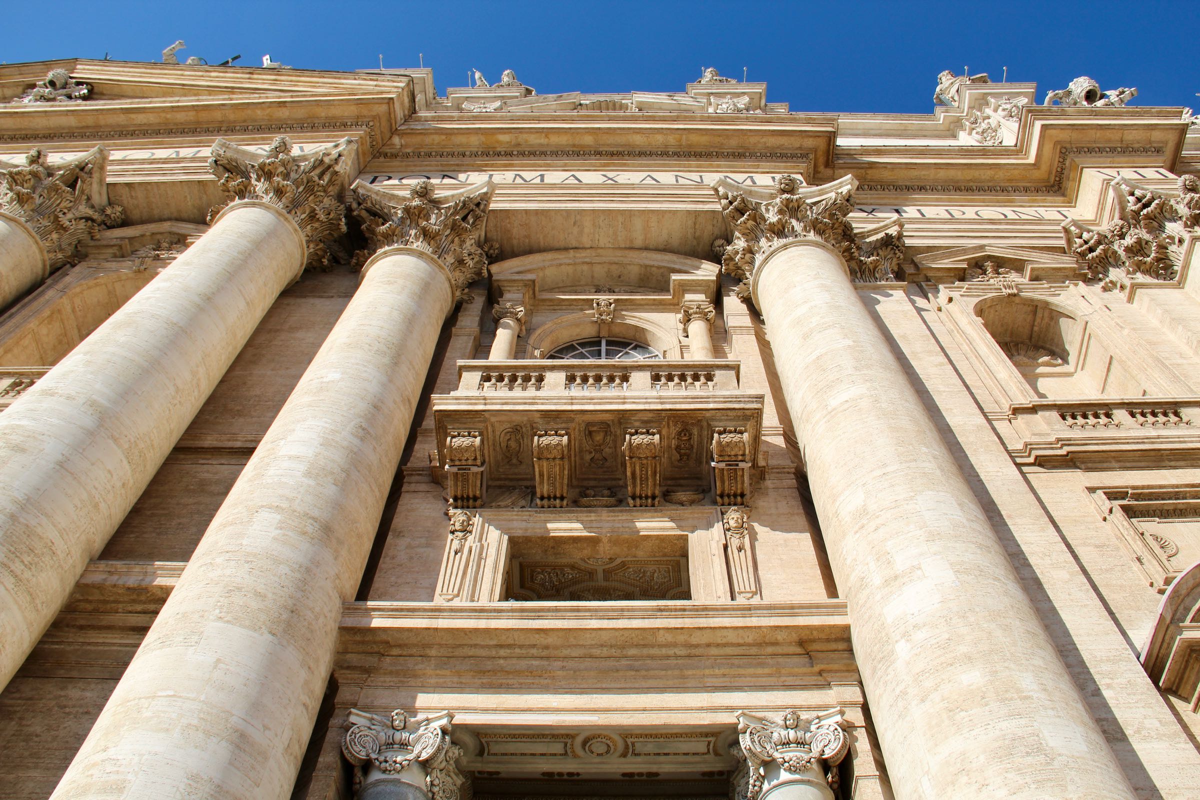 Fassade des Petersdoms, Vatikanstadt
