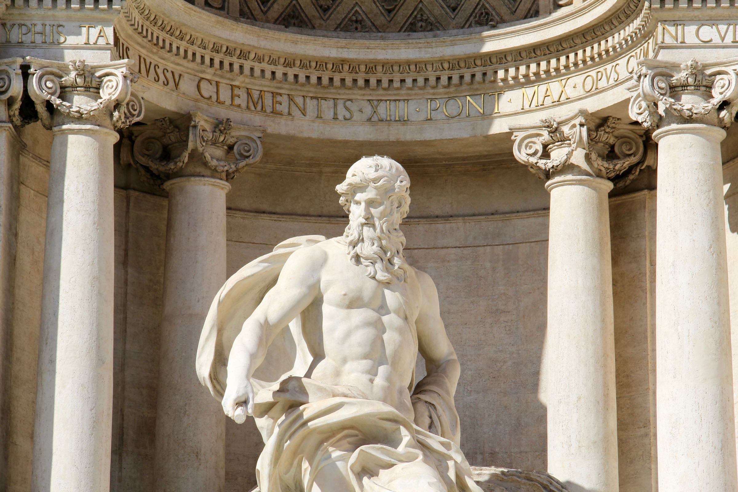 Skulptur am Trevi-Brunnen, Rom, Italien