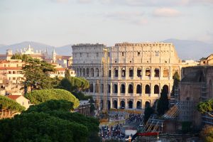 Blick auf das Kolosseum, Rom, Italien