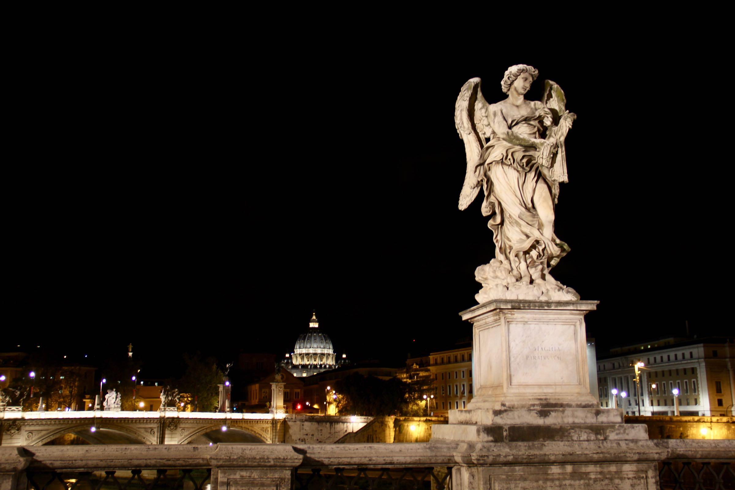 Engelsstatue auf der Engelsbrücke, Rom, Italien